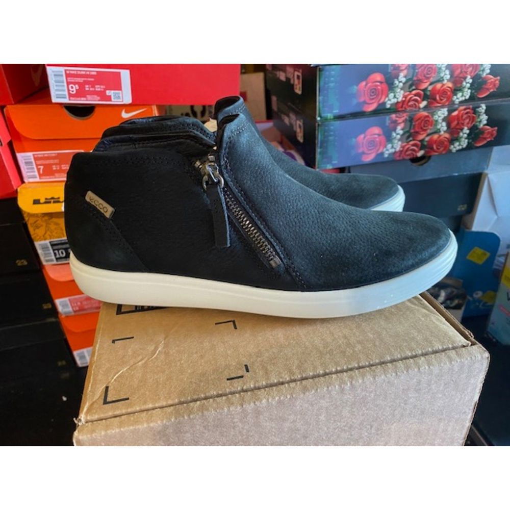 Ecco Womens Shoes - Size 9